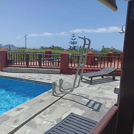 Вилла The Palm Rural Beachside *